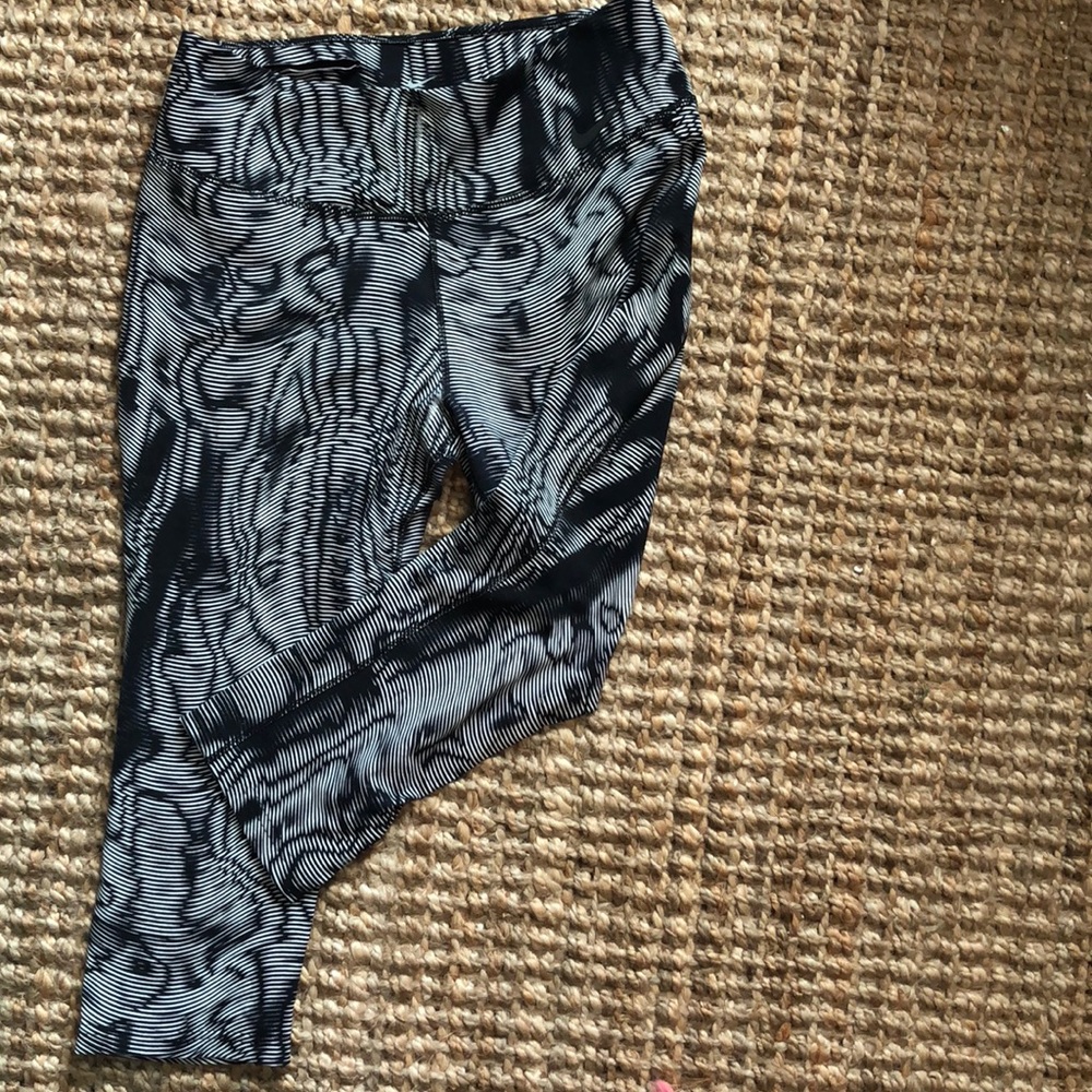 Nike Dri-Fit crop leggings